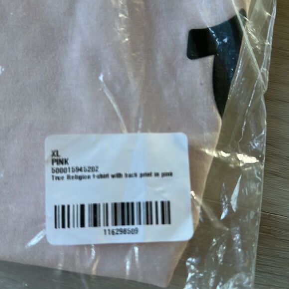True Religion Tee-Shirt With Back Print In Back XL  Pale Pink NWT IN PACKAGING - Picture 4 of 5